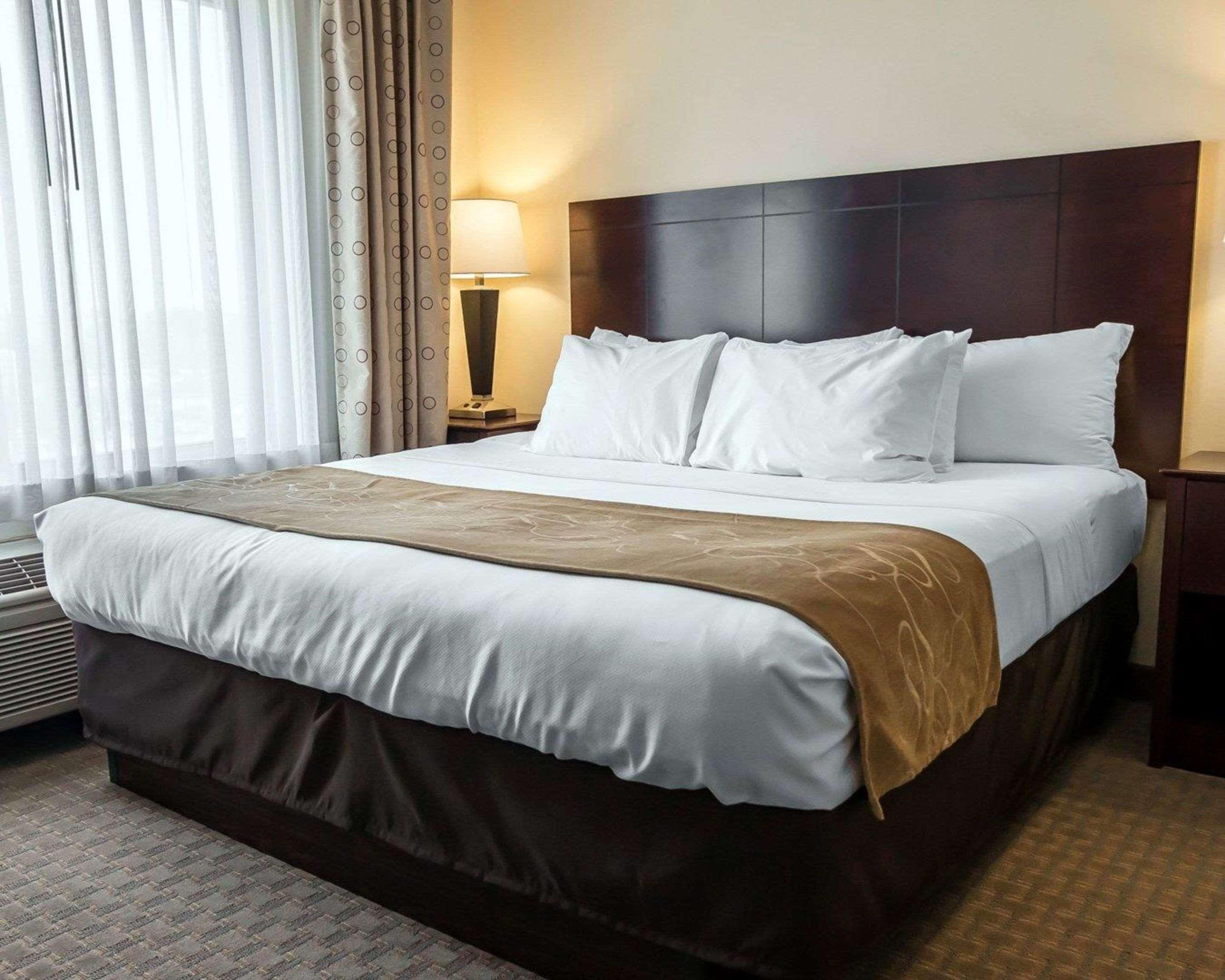 Comfort Suites University Area Notre Dame-Саут Бенд Екстериор снимка