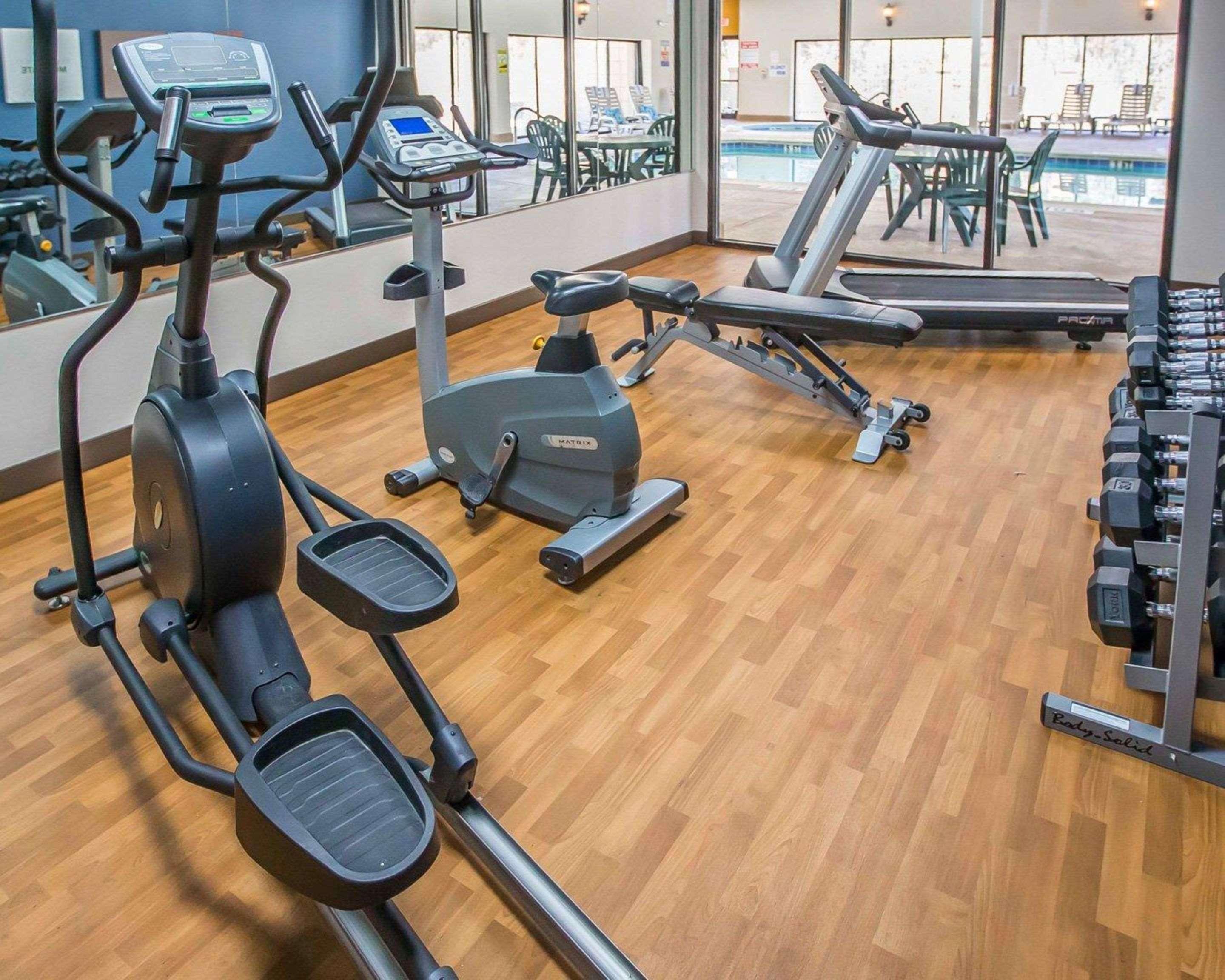 Comfort Suites University Area Notre Dame-Саут Бенд Екстериор снимка