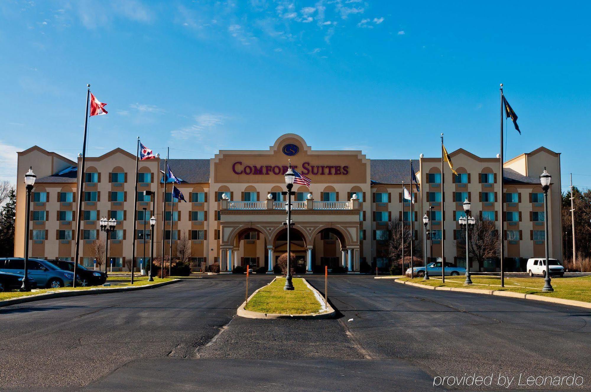 Comfort Suites University Area Notre Dame-Саут Бенд Екстериор снимка