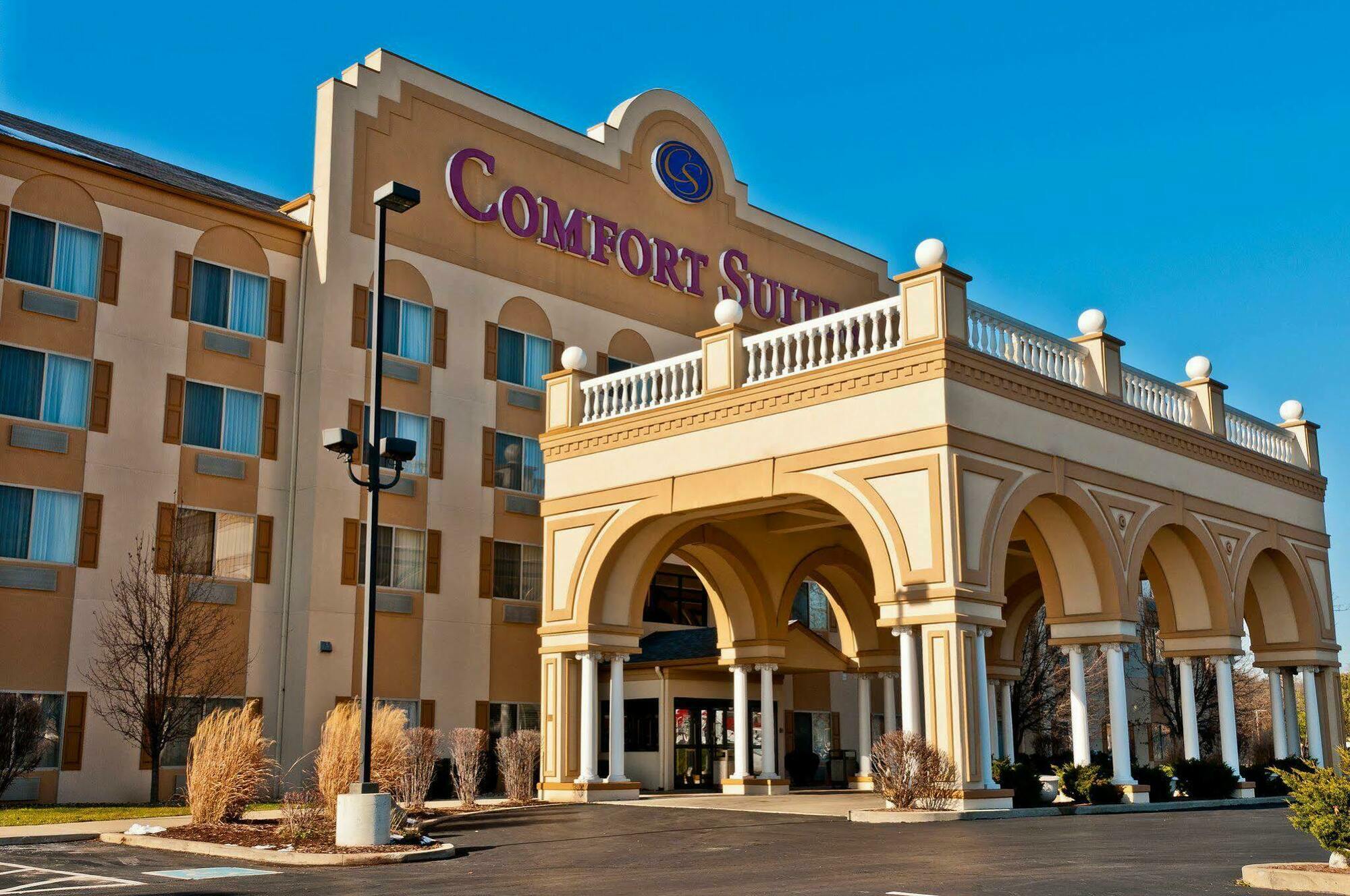 Comfort Suites University Area Notre Dame-Саут Бенд Екстериор снимка